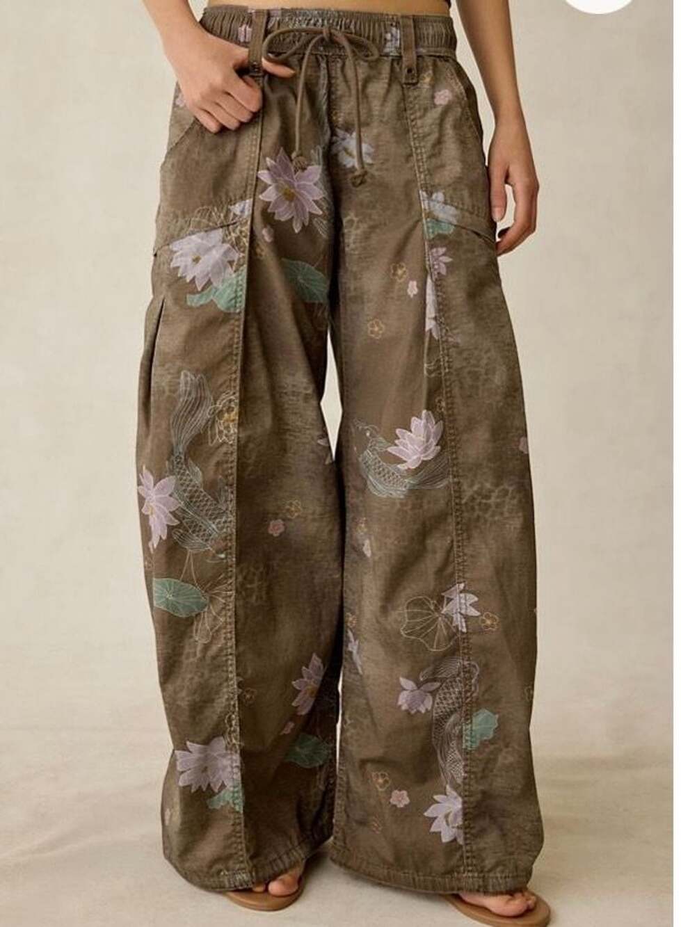 BDG Jaya Printed Baggy Pants Size MEDIUM NWT